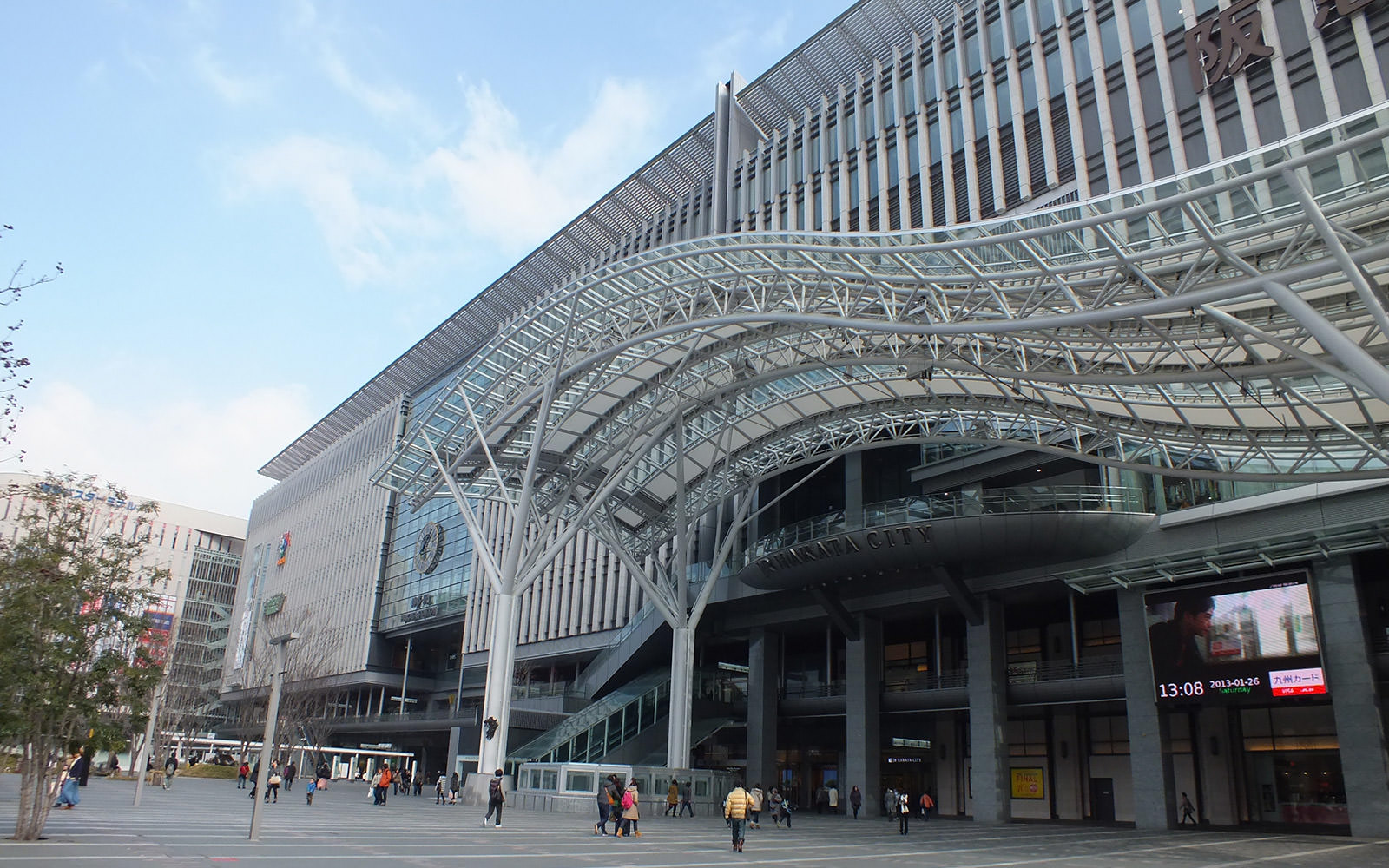 全て日本語の国産CMSだから、設置も更新も簡単、わかりやすい。