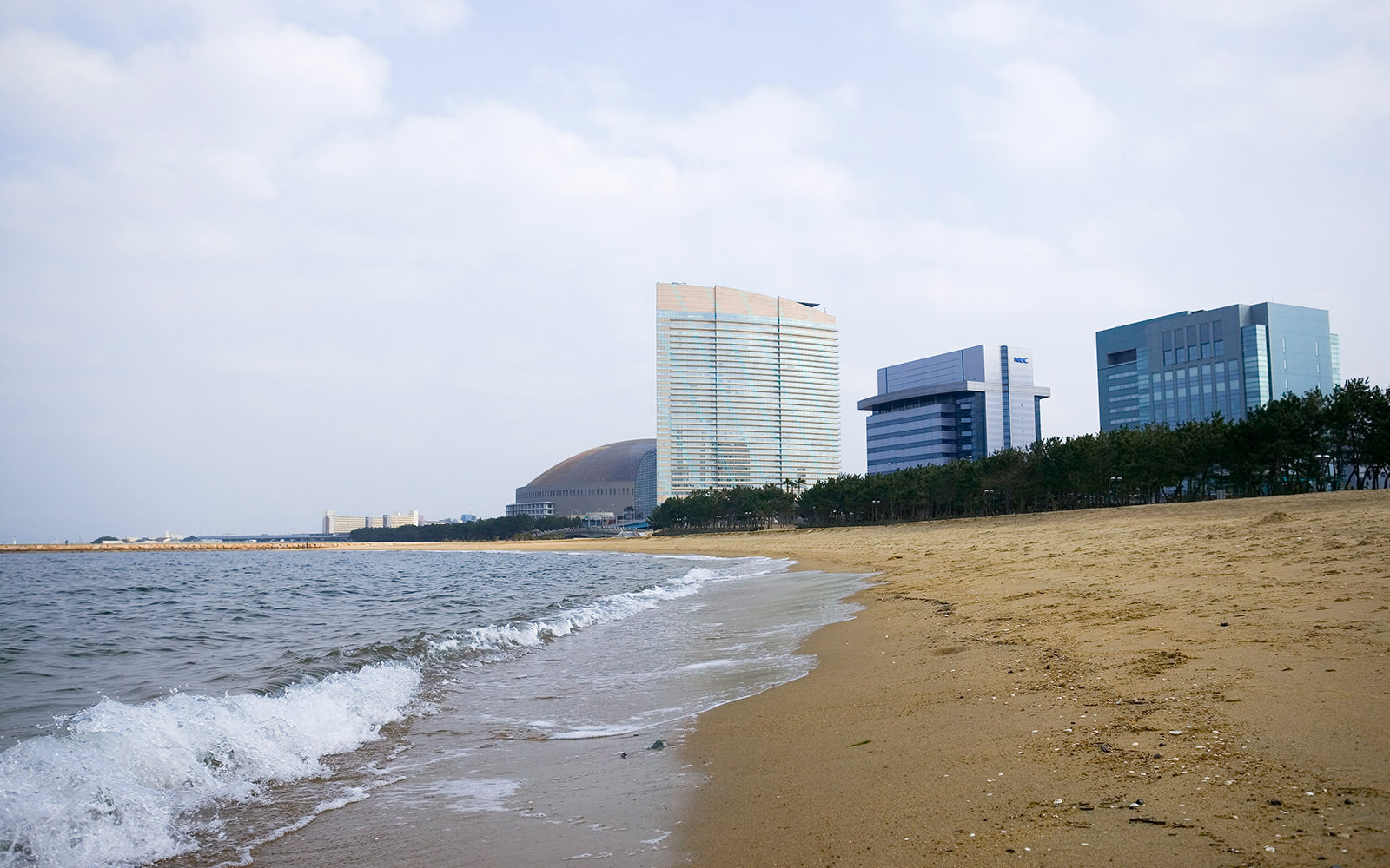 標準的なWebサイトに必要な基本機能を全て装備